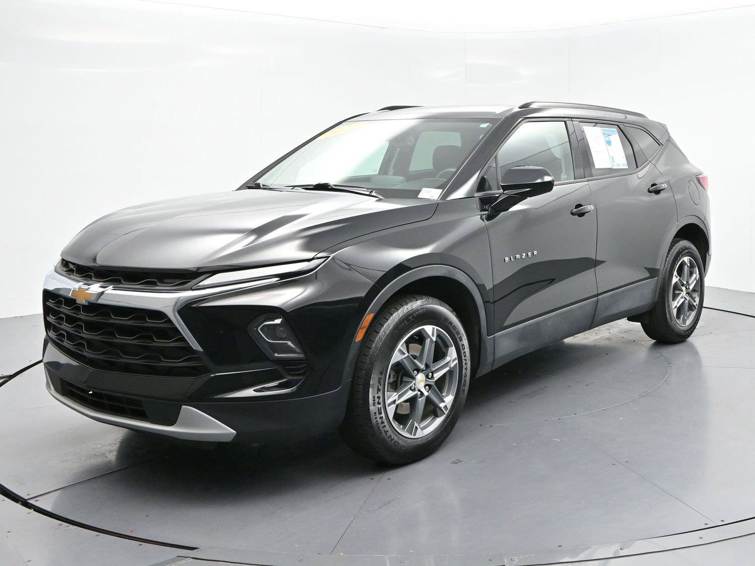 Used 2023 Chevrolet Blazer LT w/ Convenience Package FWD image 3