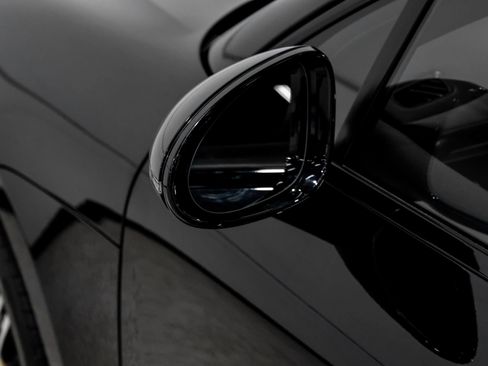 Used 2017 Porsche Macan Turbo image 44