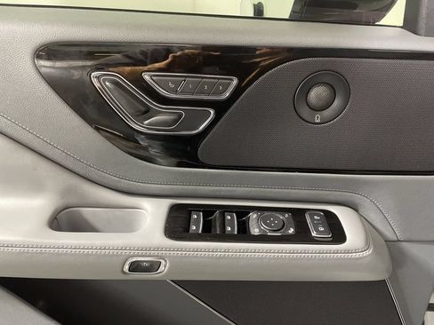 Used 2020 Lincoln Aviator Reserve AWD/4WD image 9