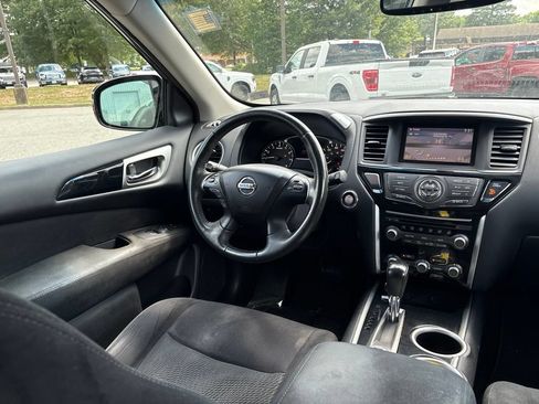 Used 2016 Nissan Pathfinder SV w/ Cargo Package AWD/4WD image 9