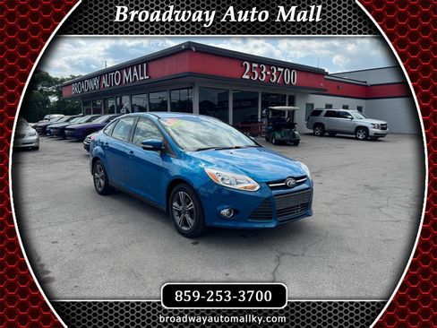 Used 2012 Ford Focus SE FWD image 1
