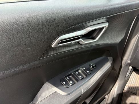 Used 2025 Kia Sportage LX AWD/4WD image 18