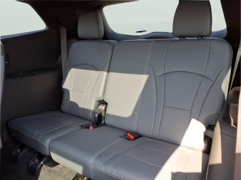 Certified 2024 Buick Enclave Essence w/ Experience Buick Package FWD image 14