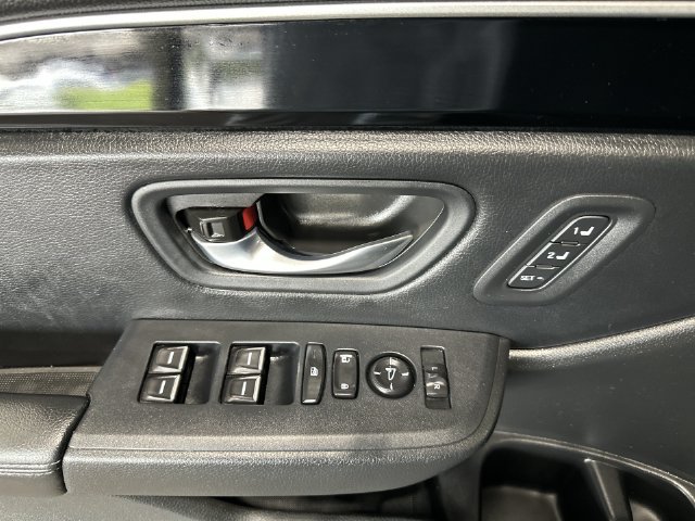 Used 2025 Honda Pilot EX-L image 19