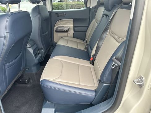 Used 2025 Ford Maverick Lariat image 5