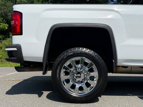 Used 2019 GMC Sierra 2500 Denali w/ LPO, Protection Package AWD/4WD image 10