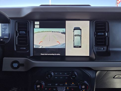 Used 2023 Ford Bronco Wildtrak image 39