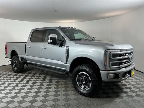 Used 2023 Ford F350 Platinum w/ Tremor Off-Road Package AWD/4WD image 3