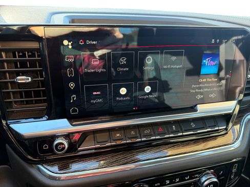 Used 2023 GMC Sierra 1500 Elevation w/ X31 Off-Road Package image 12