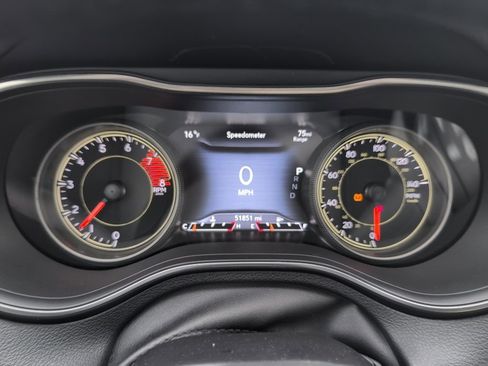 Used 2021 Jeep Cherokee Limited image 32