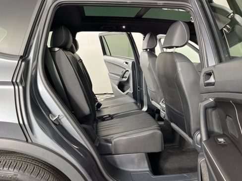 Used 2023 Volkswagen Tiguan SE R-Line FWD image 45