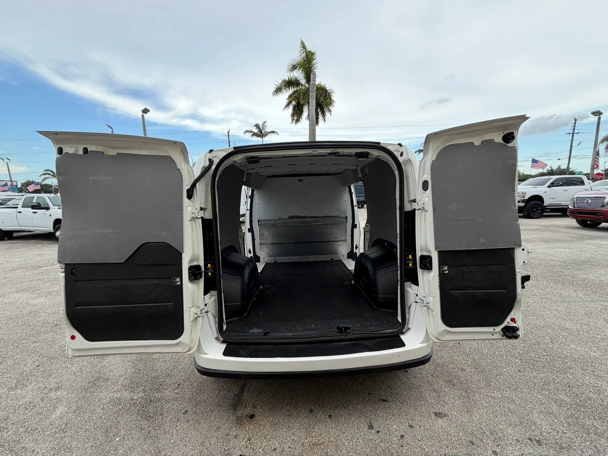 Used 2021 RAM ProMaster City Tradesman SLT FWD image 7
