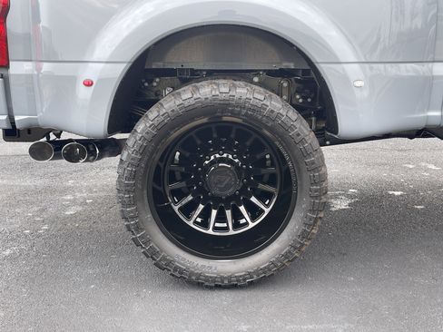 Used 2026 Ford F450 Platinum w/ FX4 Off-Road Package image 34