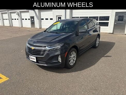 Used 2022 Chevrolet Equinox LT w/ Driver Convenience Package image 4