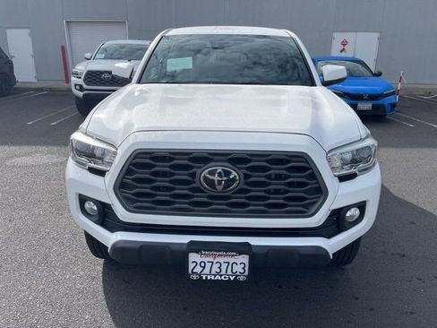 Used 2021 Toyota Tacoma TRD Off-Road w/ Technology Package image 2