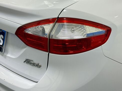 Used 2019 Ford Fiesta SE image 42