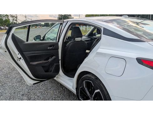 Used 2023 Nissan Altima 2.5 SR image 10