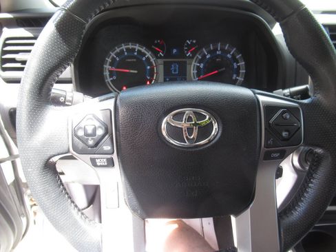 Used 2016 Toyota 4Runner Limited AWD/4WD image 31