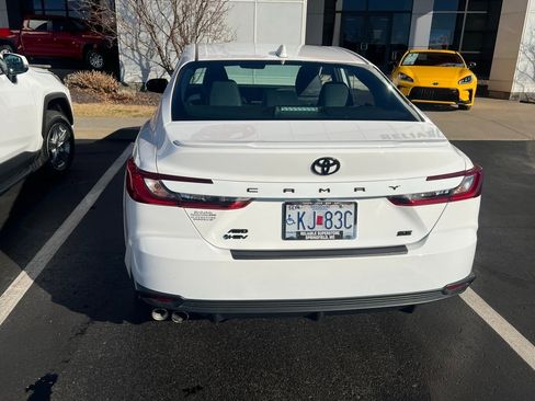 Certified 2025 Toyota Camry SE image 6