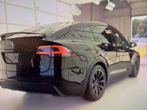 Used 2022 Tesla Model X Plaid AWD/4WD image 3