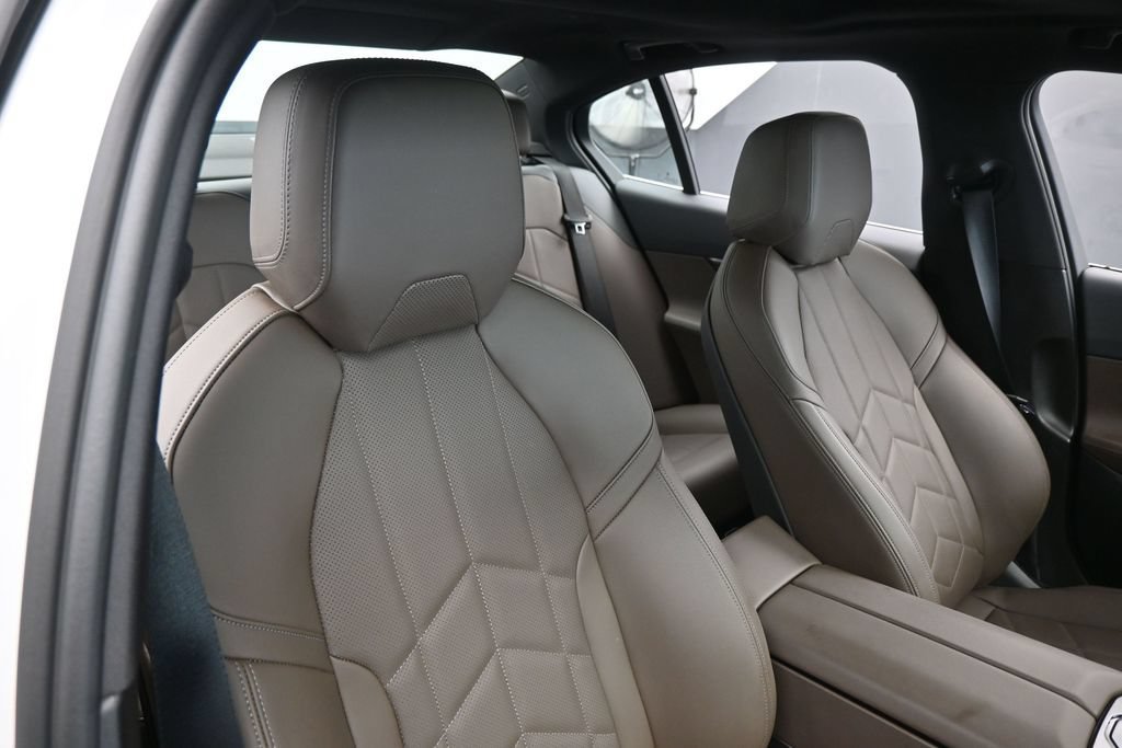 Used 2026 BMW 540i xDrive AWD/4WD image 48