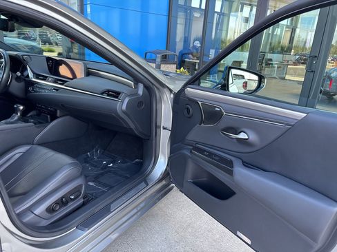 Used 2019 Lexus ES 350 F Sport w/ Accessory Package 2 FWD image 16