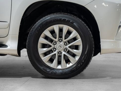 Used 2017 Lexus GX 460 Premium w/ Premium Package image 20