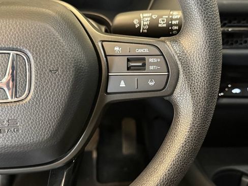 Used 2025 Honda HR-V LX image 12