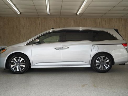 Used 2014 Honda Odyssey Touring image 5