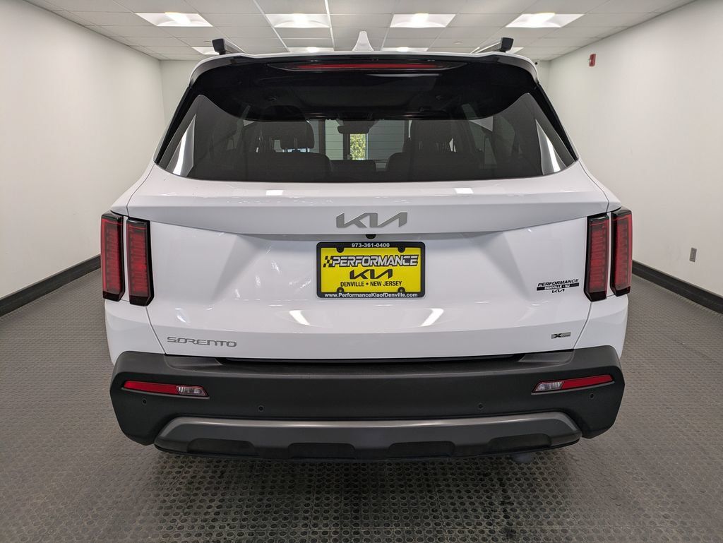 Certified 2023 Kia Sorento X-Line EX AWD/4WD image 5