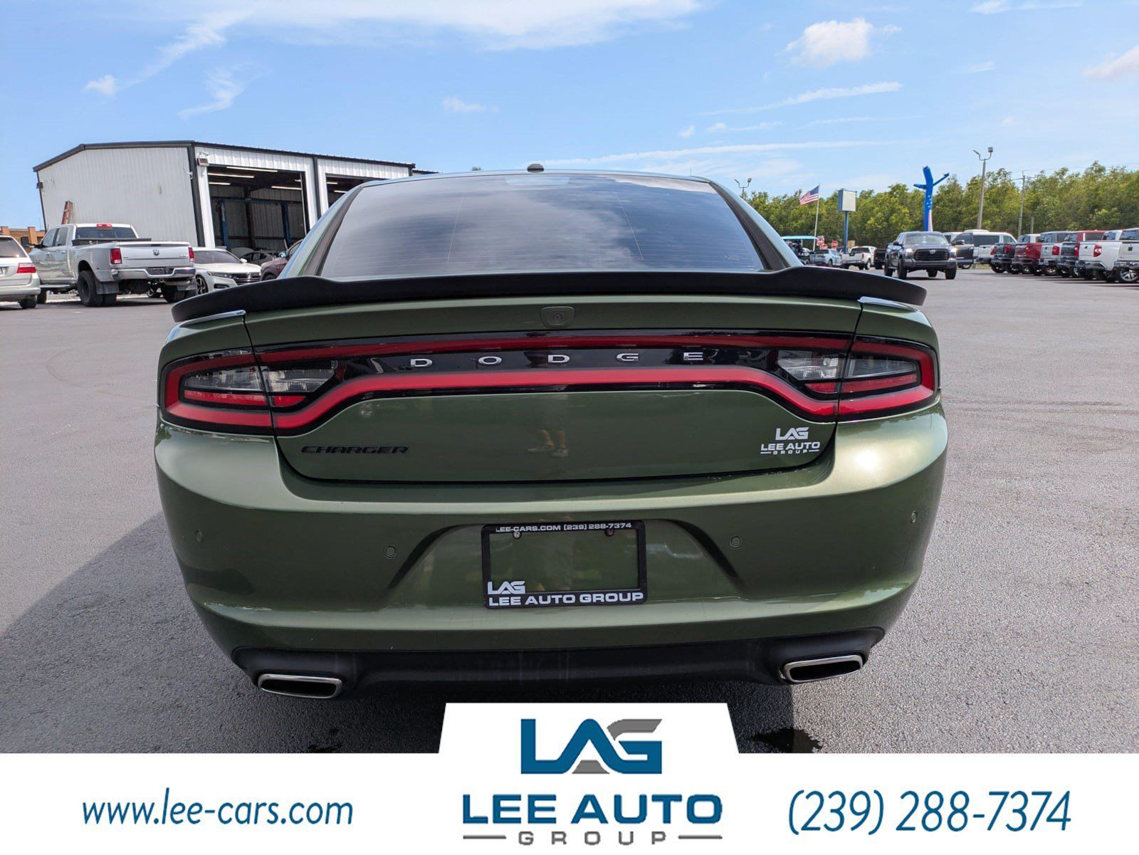 Used 2019 Dodge Charger SXT w/ Plus Group RWD image 4