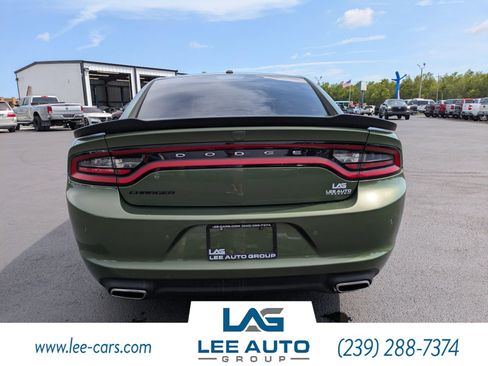 Used 2019 Dodge Charger SXT w/ Plus Group RWD image 4