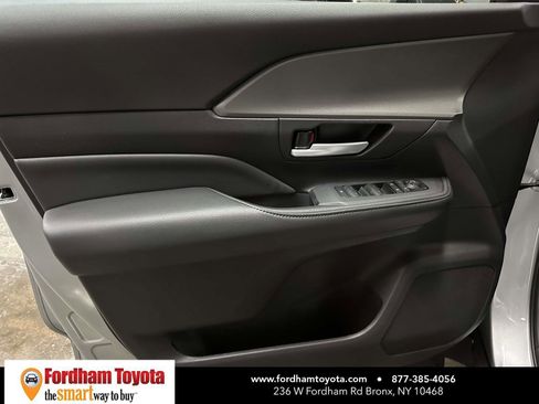 Certified 2025 Toyota Grand Highlander AWD image 20