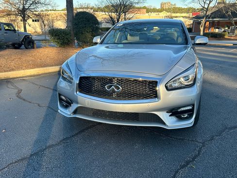 Used 2016 INFINITI Q70 3.7 w/ Sport Package image 7