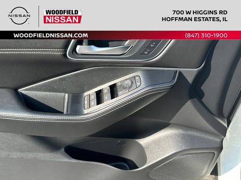 Certified 2023 Nissan Rogue Platinum w/ Platinum Premium Package AWD/4WD image 19