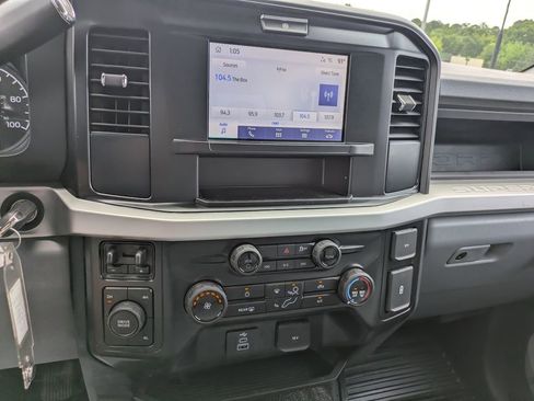 New 2026 Ford F350 4x4 Crew Cab DRW Super Duty image 12