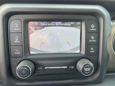 Used 2018 Jeep Wrangler Unlimited Sport S AWD/4WD image 24