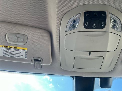 Used 2018 Chrysler Pacifica Touring-L Plus FWD image 18