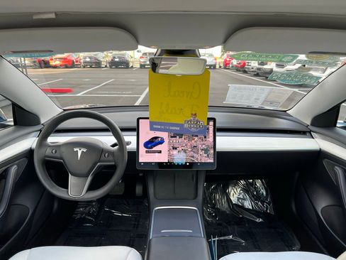 Used 2021 Tesla Model 3 Standard Range Plus image 44