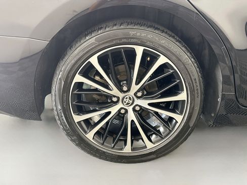 Used 2020 Toyota Camry SE FWD image 32