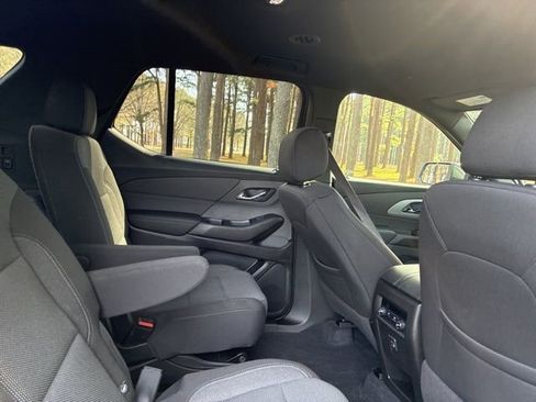 Used 2022 Chevrolet Traverse LT w/ LPO, Floor Liner Package image 24