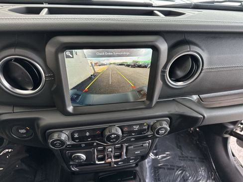 Used 2021 Jeep Gladiator Overland w/ Popular Equipment Package AWD/4WD image 27