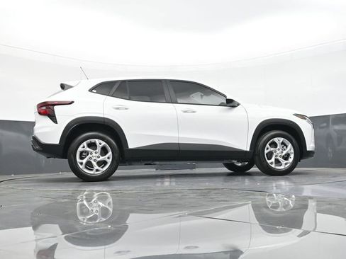New 2026 Chevrolet Trax LS w/ LS Convenience Package FWD image 46
