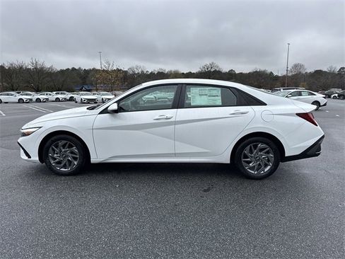 New 2026 Hyundai Elantra Blue image 4