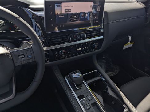 New 2026 Nissan Pathfinder Platinum image 10