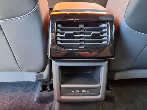 Used 2023 Volkswagen ID.4 Pro RWD image 12