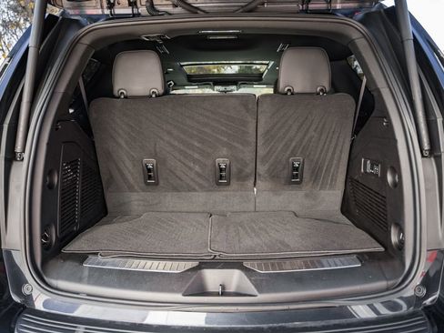 Used 2023 Chevrolet Tahoe High Country image 11