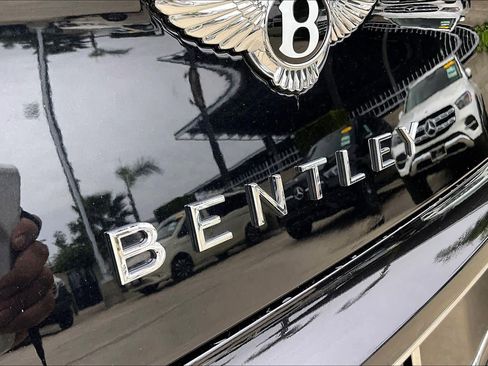 Used 2021 Bentley Continental GT image 9