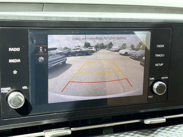 Used 2023 Kia Carnival LX FWD image 20