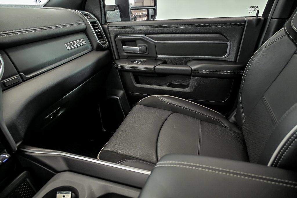 Used 2025 RAM 3500 Laramie AWD/4WD image 26